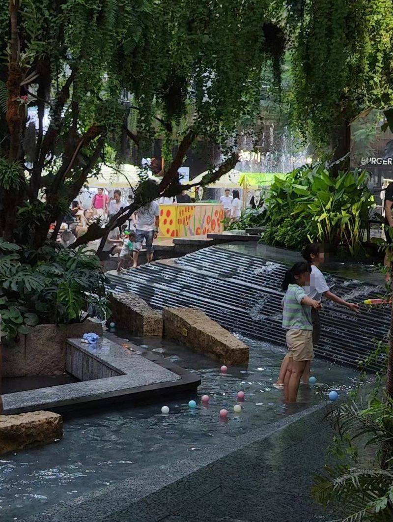 成都港汇天地免费玩水（开放时间+地点+活动）（2）